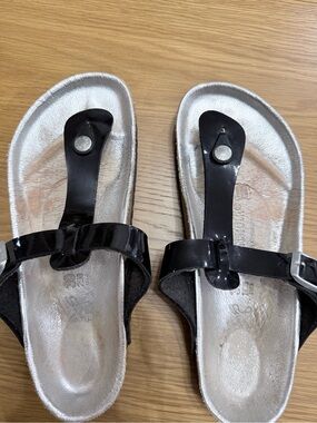 Birkenstock Black Patent Leather Toe-Post Women’s Sandals